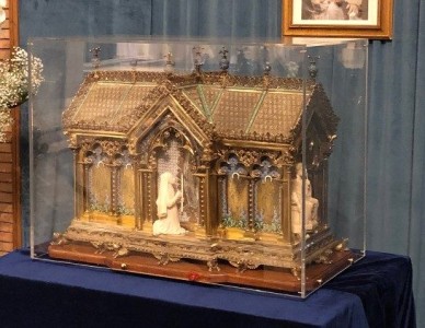 No Dia do Enfermo, Missa em São João de Latrão com relíquias de Santa Bernadete