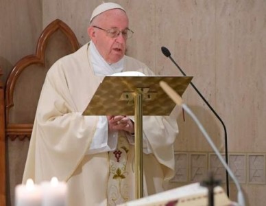 Não ser cristãos aguados que esquecem a alegria do testemunho, exorta o Papa